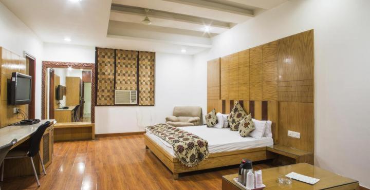 Hotel Mandakini Plaza Kanpur Dış mekan fotoğraf