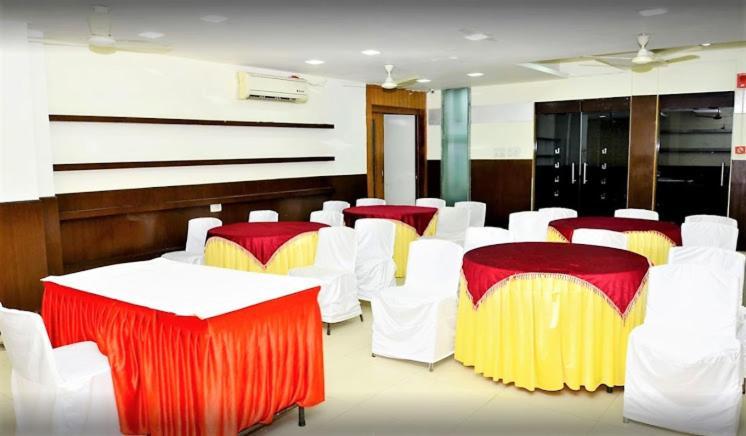 Hotel Mandakini Plaza Kanpur Dış mekan fotoğraf