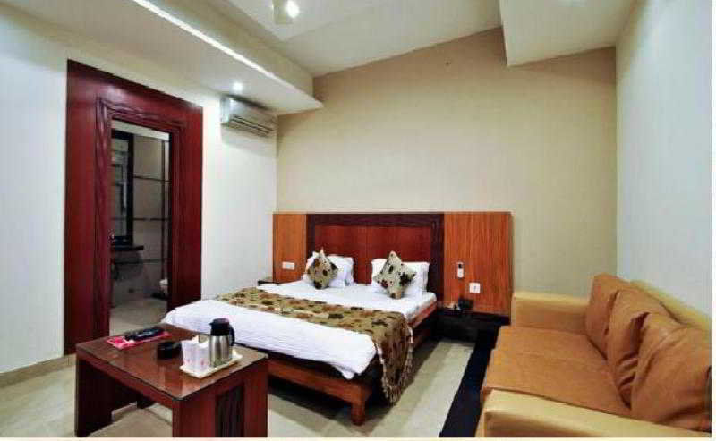 Hotel Mandakini Plaza Kanpur Dış mekan fotoğraf