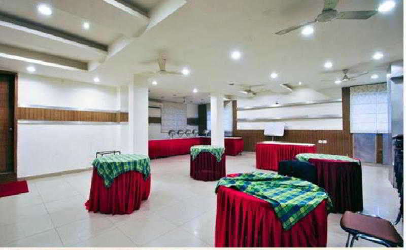 Hotel Mandakini Plaza Kanpur Dış mekan fotoğraf